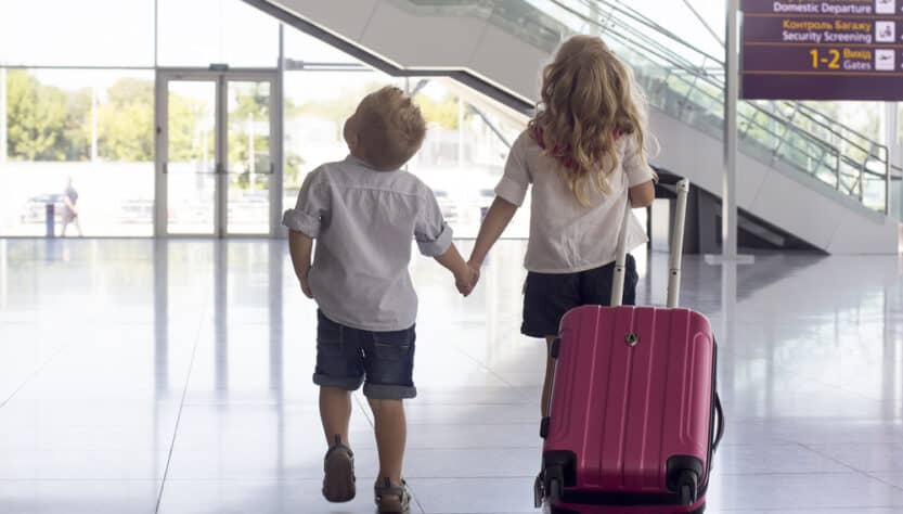Cestování dětí bez rodičů do zahraničí