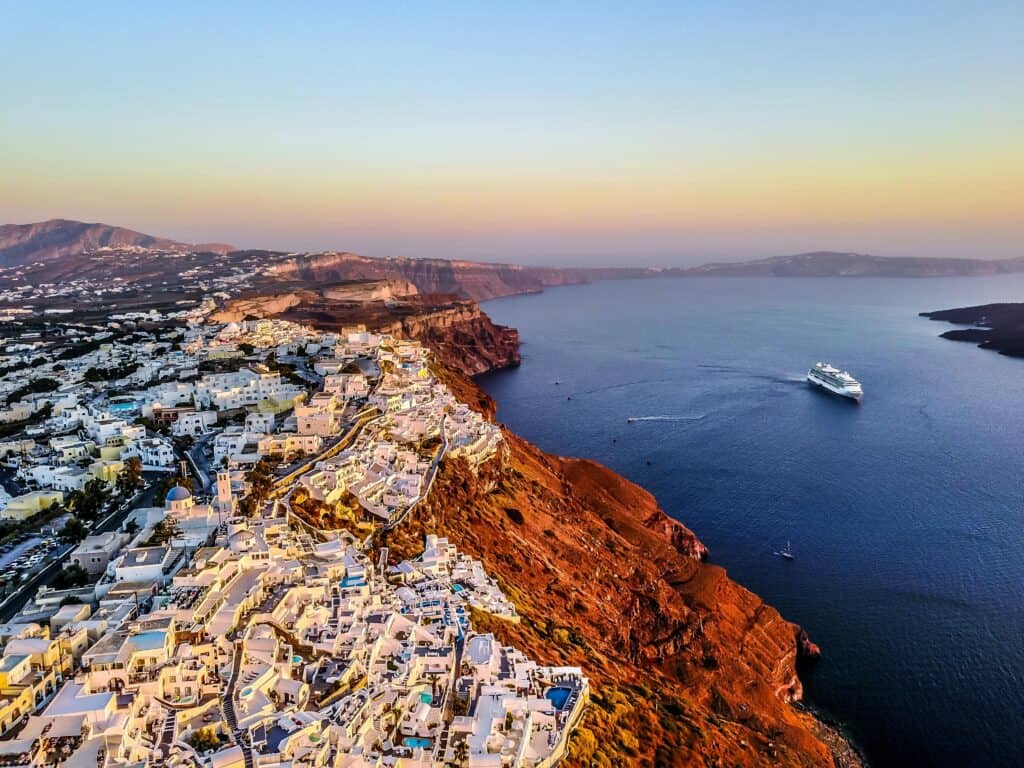 Santorini dovolená v Řecku