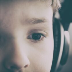 Audiopohádky na cesty: co pustit dětem v autě
